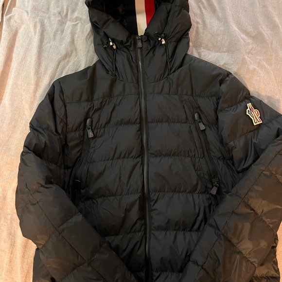 Moncler Camurac Short Down Jacket Size 7 - Picture 1 of 7